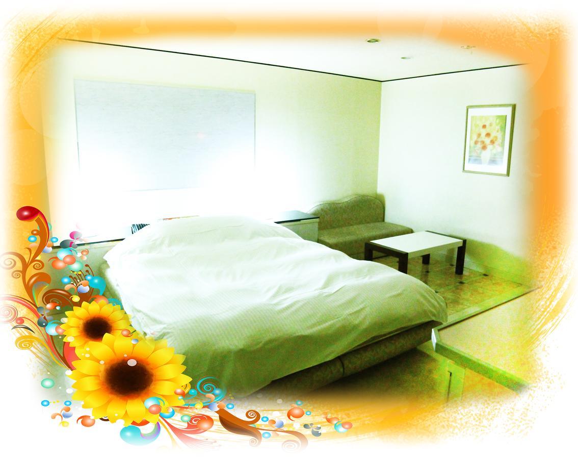 Kyoto Hotel Crown (Adults Only) מראה חיצוני תמונה