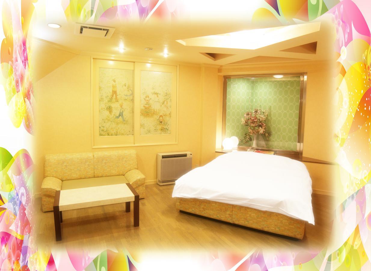 Kyoto Hotel Crown (Adults Only) מראה חיצוני תמונה