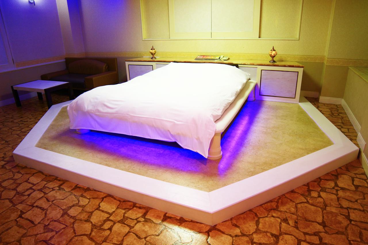 Kyoto Hotel Crown (Adults Only) מראה חיצוני תמונה