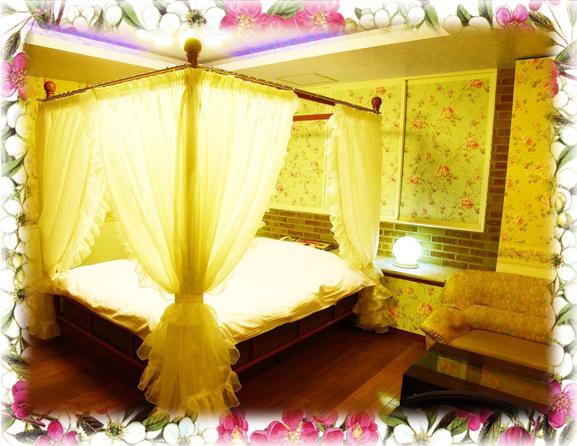Kyoto Hotel Crown (Adults Only) מראה חיצוני תמונה