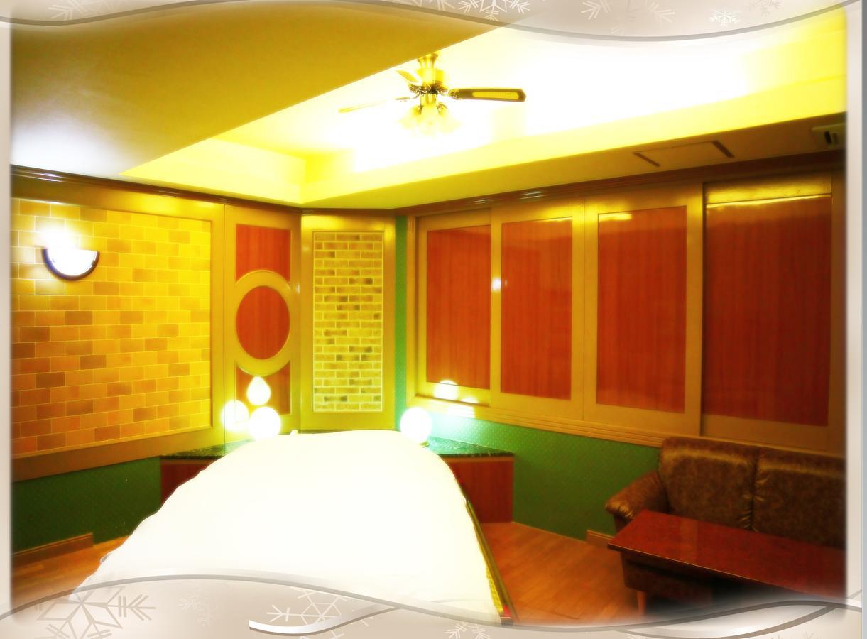 Kyoto Hotel Crown (Adults Only) מראה חיצוני תמונה