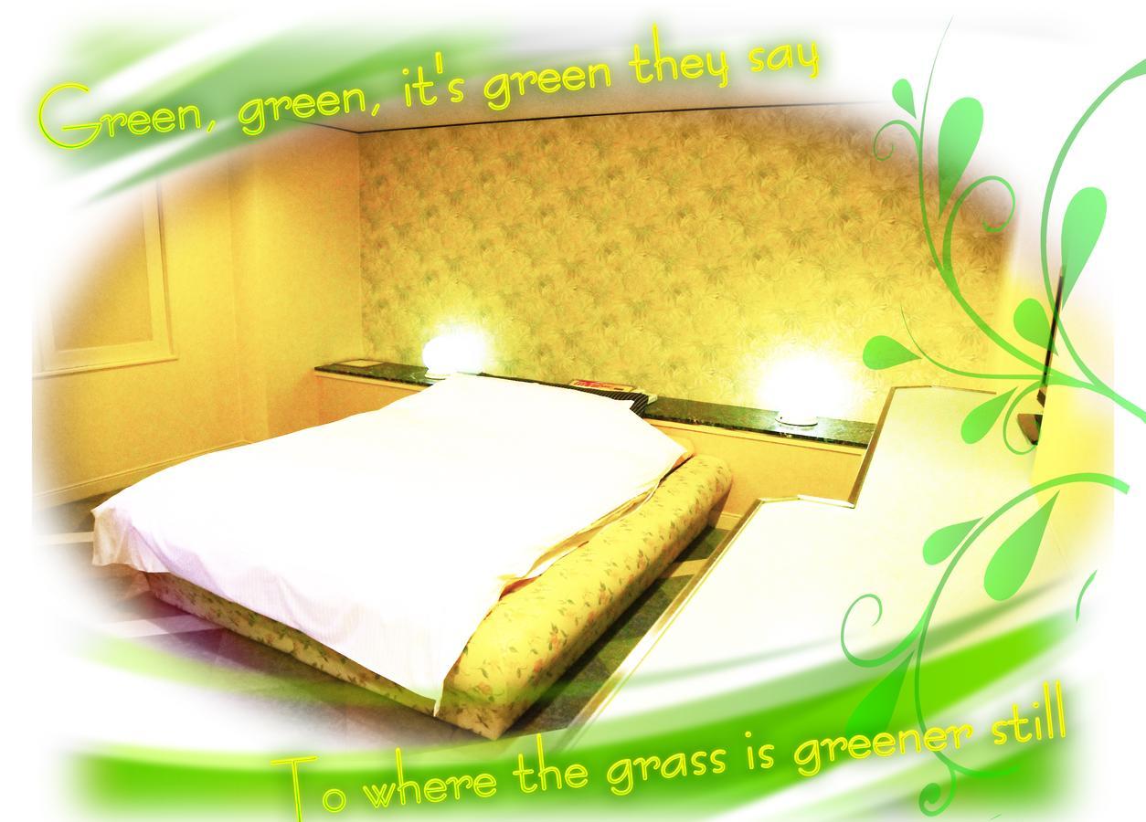 Kyoto Hotel Crown (Adults Only) מראה חיצוני תמונה